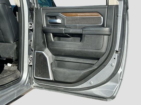 Used 2024 RAM 2500 Laramie image 31