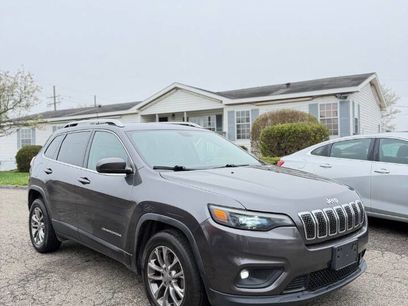 Used 2019 Jeep Cherokee Latitude Plus w/ Comfort/Convenience Group