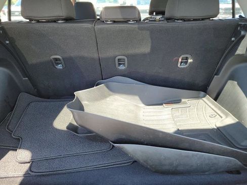 Used 2020 Hyundai Venue SEL FWD image 13