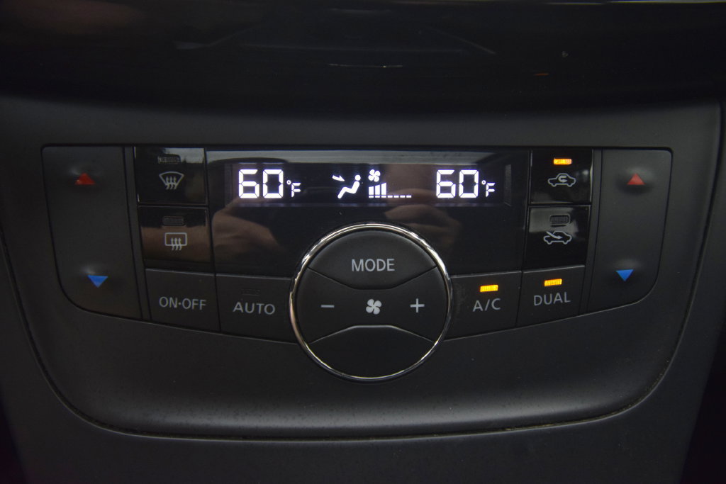 Used 2018 Nissan Sentra SV w/ Premium Package (P01) FWD image 32
