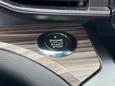 Used 2020 Ford Explorer Limited w/ Hybrid Equipment Group 310A AWD/4WD image 13