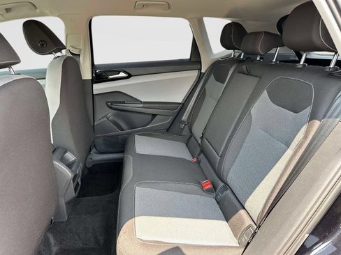 Certified 2024 Volkswagen Taos S FWD image 13