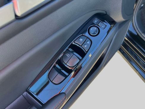 Used 2025 Nissan Altima 2.5 SR image 17