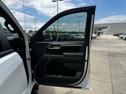 Used 2023 Chevrolet Silverado 1500 LT Trail Boss w/ LPO, Dark Essentials Package image 29