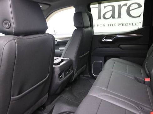 Used 2024 Chevrolet Silverado 1500 LT Trail Boss w/ Convenience Package II AWD/4WD image 23