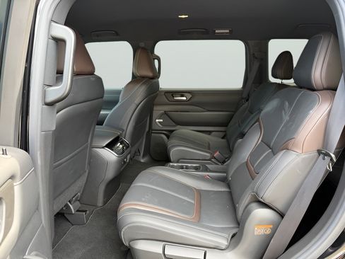 Used 2025 Nissan Armada SL w/ Captain's Chari Seat Package RWD image 28