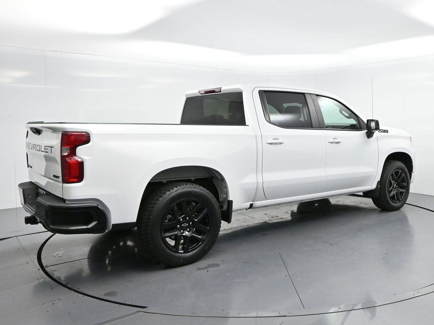 Used 2023 Chevrolet Silverado 1500 RST w/ Z71 Off-Road Package AWD/4WD image 7