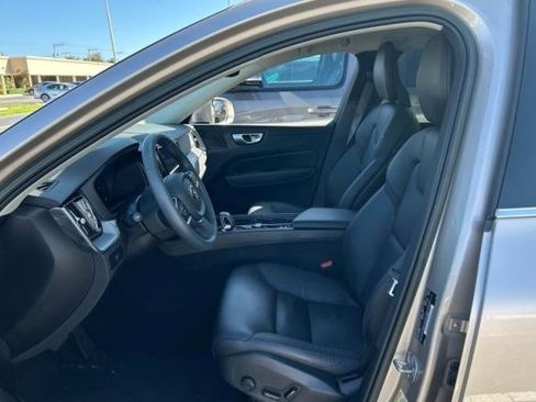Used 2023 Volvo XC60 B5 Core w/ Protection Package Premier image 3