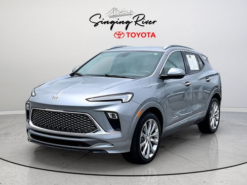 Used 2024 Buick Encore GX Avenir FWD image 3