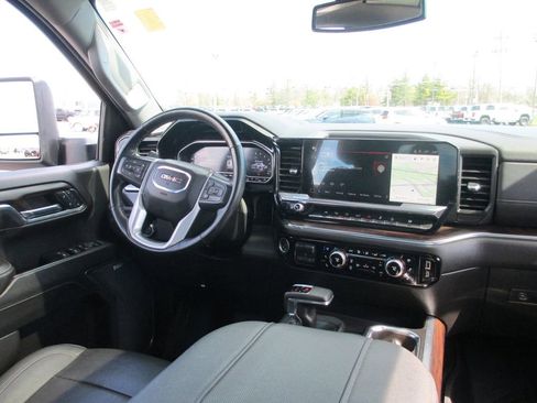 Used 2024 GMC Sierra 1500 SLT w/ SLT Premium Plus Package image 28