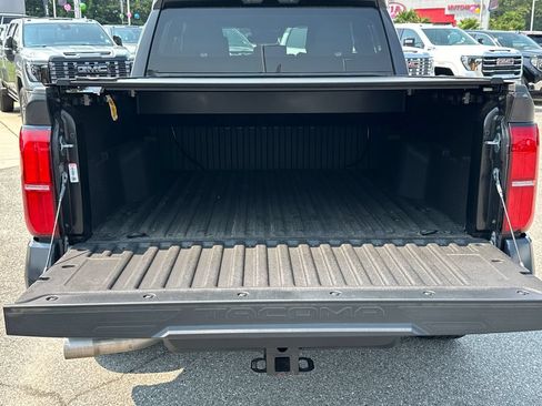 Used 2024 Toyota Tacoma SR5 AWD/4WD image 18