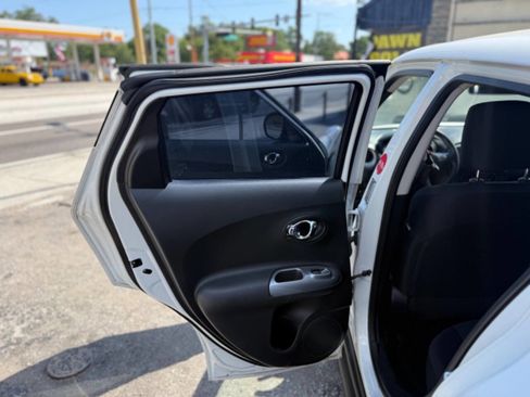 Used 2014 Nissan Juke S image 10