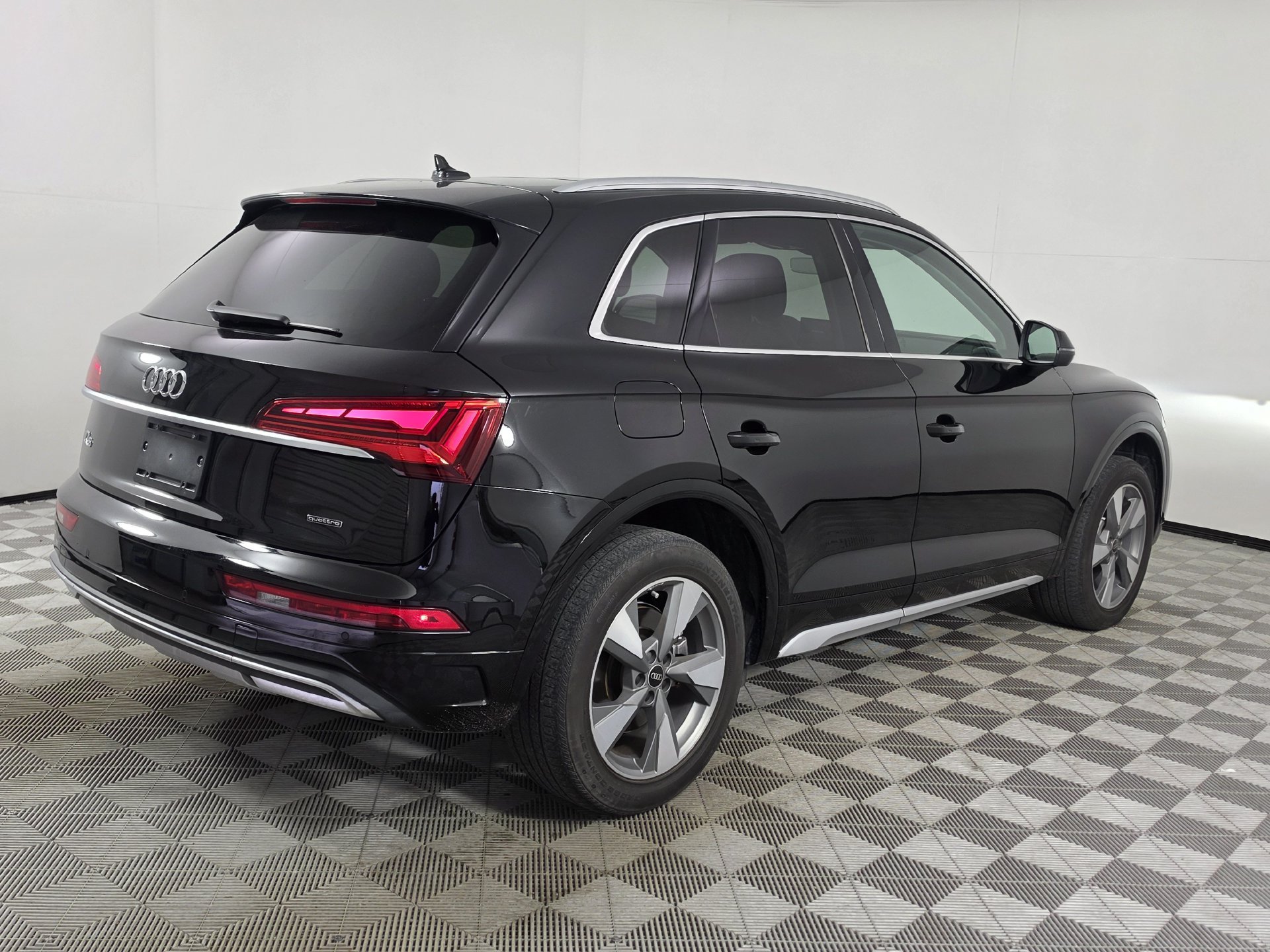 Used 2024 Audi Q5 2.0T Premium AWD/4WD image 44