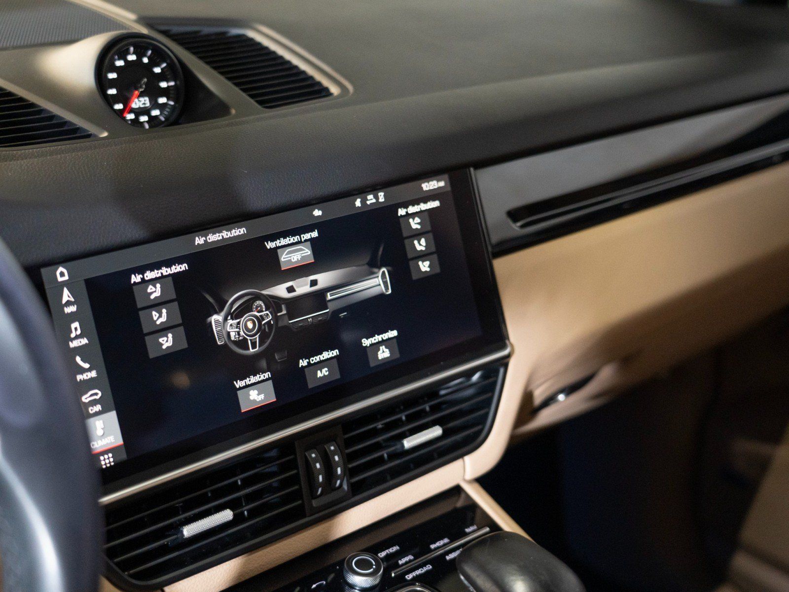 Certified 2021 Porsche Cayenne S AWD/4WD image 21