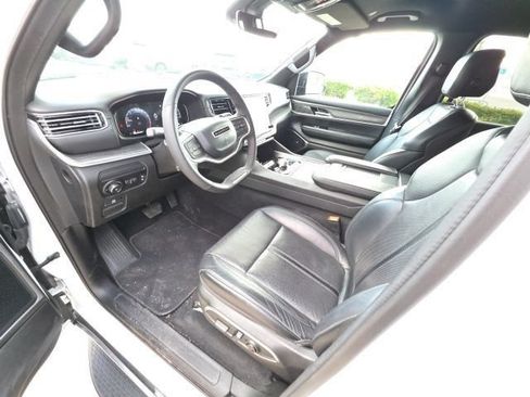 Used 2024 Jeep Wagoneer Series II w/ Flexible Seating Group AWD/4WD image 6