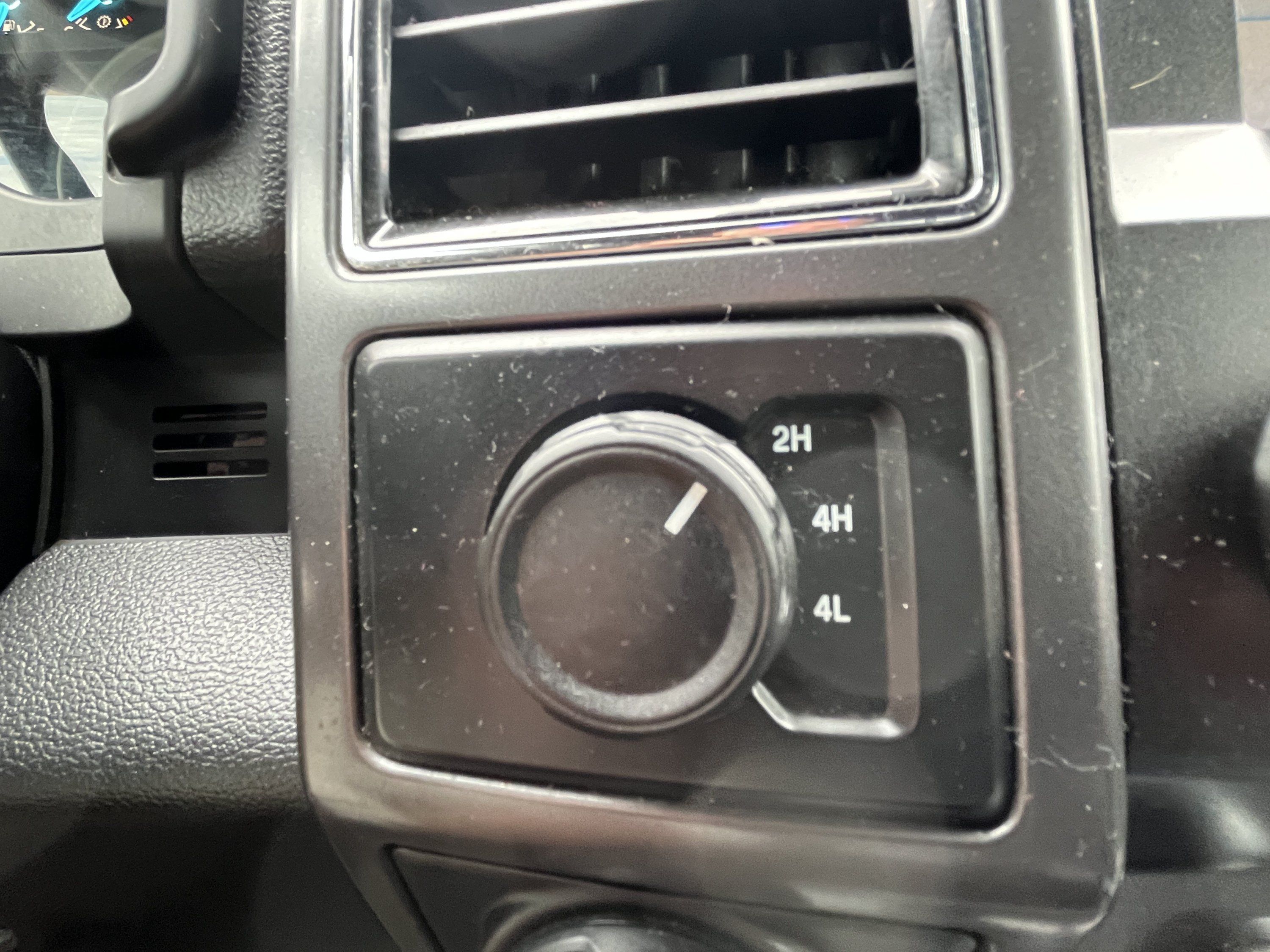 Used 2019 Ford F150 XLT w/ Equipment Group 302A Luxury AWD/4WD image 17