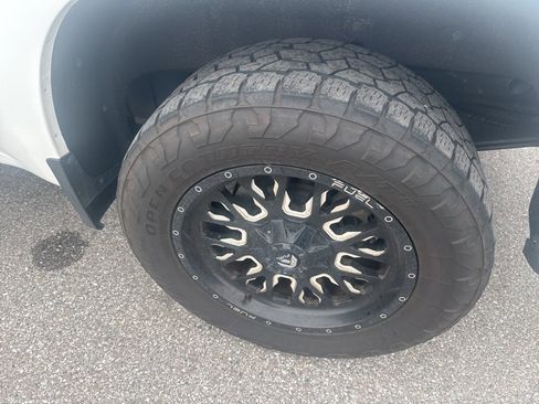 Used 2020 Chevrolet Silverado 1500 LT w/ All-Star Edition image 11