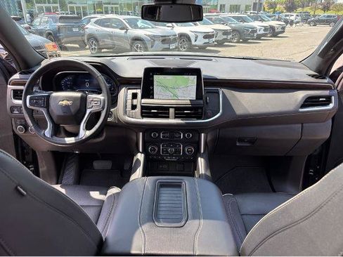 Used 2023 Chevrolet Tahoe Premier AWD/4WD image 9
