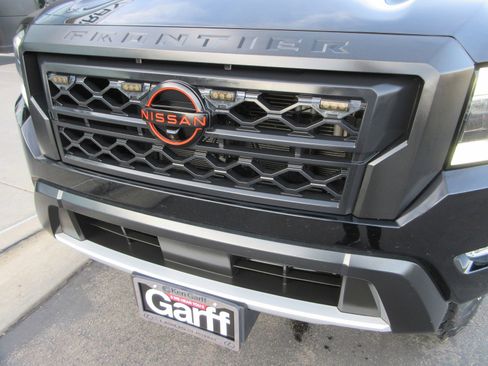 Used 2022 Nissan Frontier PRO-4X w/ Pro-4X Premium Package image 18