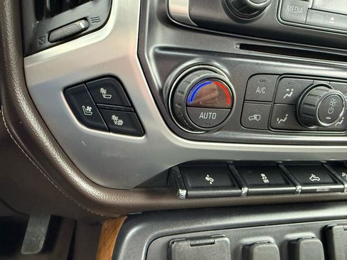 Used 2018 GMC Sierra 1500 SLT w/ SLT Premium Package AWD/4WD image 29