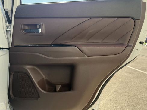 Used 2018 Mitsubishi Outlander SEL image 20