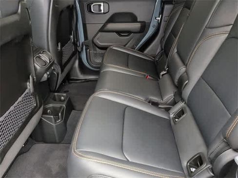 Used 2025 Jeep Gladiator Sport image 20