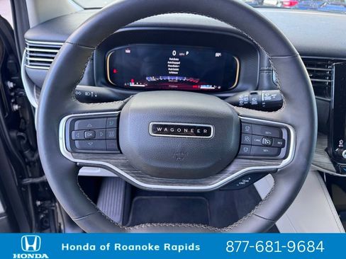 Used 2024 Jeep Wagoneer L Series II w/ Flexible Seating Group image 12
