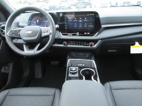 New 2026 Chevrolet Equinox LT w/ Convenience Package II image 16