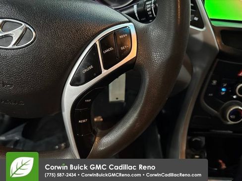 Used 2014 Hyundai Elantra SE FWD image 25
