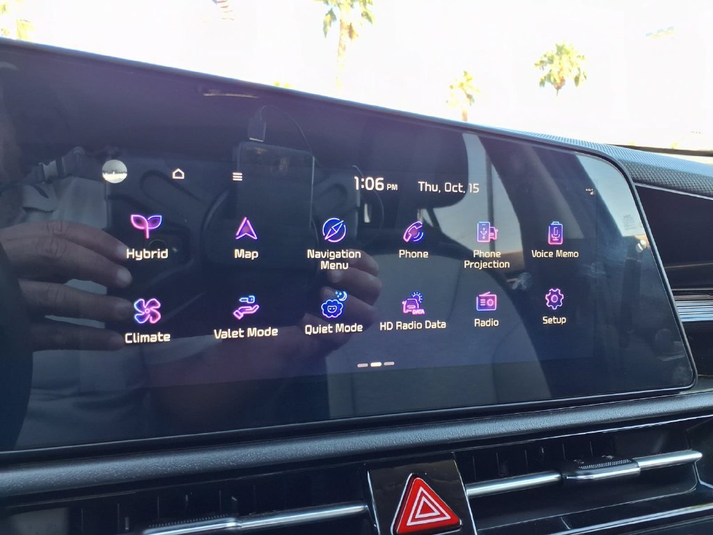 Used 2025 Kia Niro FWD image 5