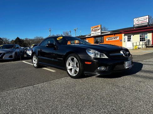 Used 2011 Mercedes-Benz SL 550 image 3