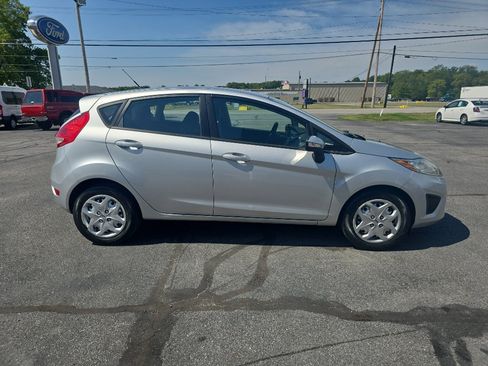 Used 2013 Ford Fiesta SE image 5