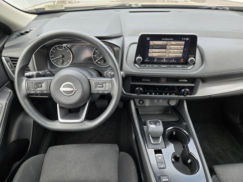 Used 2024 Nissan Rogue SV FWD image 6