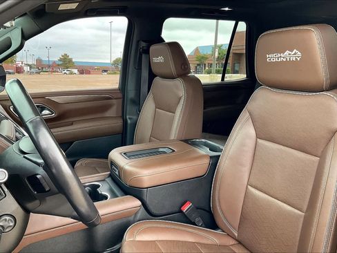 Used 2022 Chevrolet Tahoe High Country AWD/4WD image 11