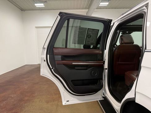 Used 2023 Ford Expedition Limited image 45