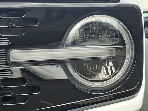 Certified 2023 Ford Bronco Wildtrak image 9