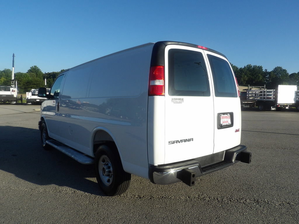 Used 2025 GMC Savana 2500 w/ Driver Convenience Package RWD image 5