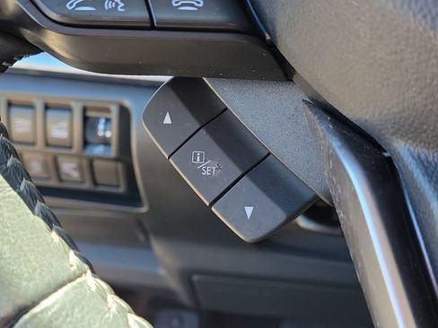 Used 2023 Subaru Forester Premium AWD/4WD image 33