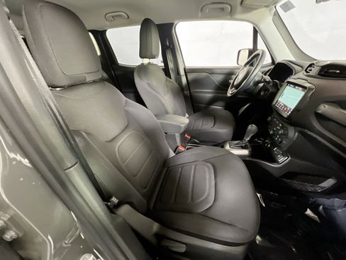 Used 2022 Jeep Renegade Latitude w/ Convenience Group image 27