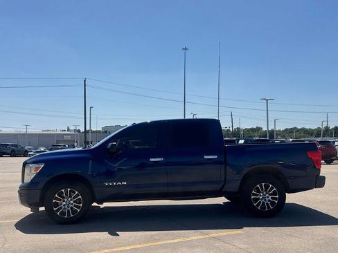 Used 2021 Nissan Titan SV RWD image 16