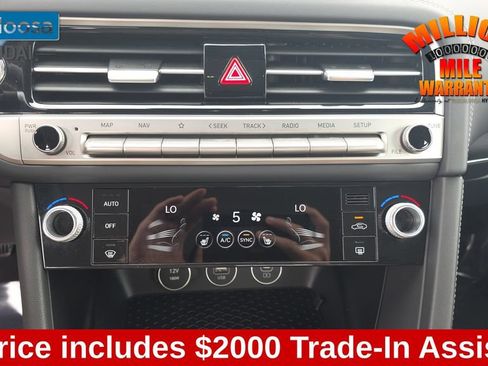 Used 2026 Genesis G70 2.5T RWD image 21