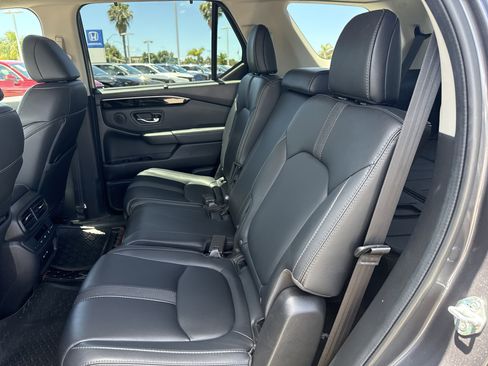 Certified 2024 Honda Pilot Touring image 14