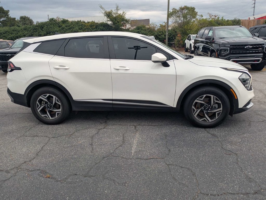 Used 2025 Kia Sportage LX FWD image 3