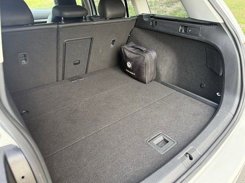 Used 2016 Volkswagen Golf Limited Edition image 28