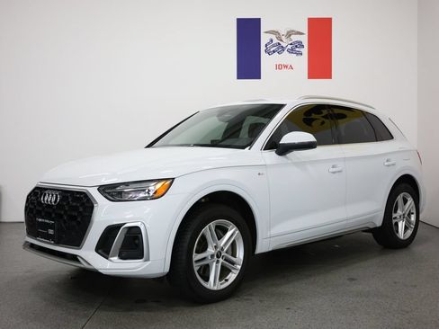 Certified 2024 Audi Q5 e Premium w/ Convenience Package AWD/4WD image 8