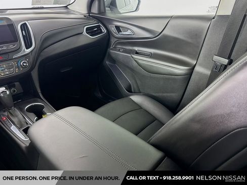 Used 2018 Chevrolet Equinox Premier FWD image 22