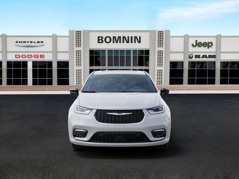 New 2026 Chrysler Pacifica Select FWD image 6