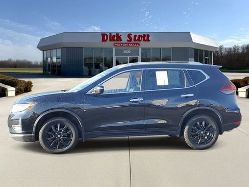 Used 2019 Nissan Rogue SV image 4