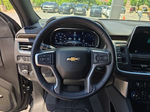 Used 2024 Chevrolet Tahoe Premier AWD/4WD image 30