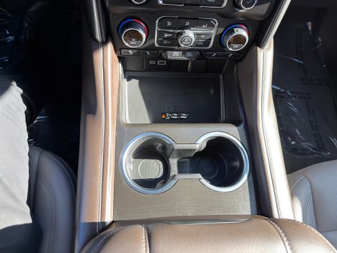 Used 2024 Chevrolet Tahoe LT image 32